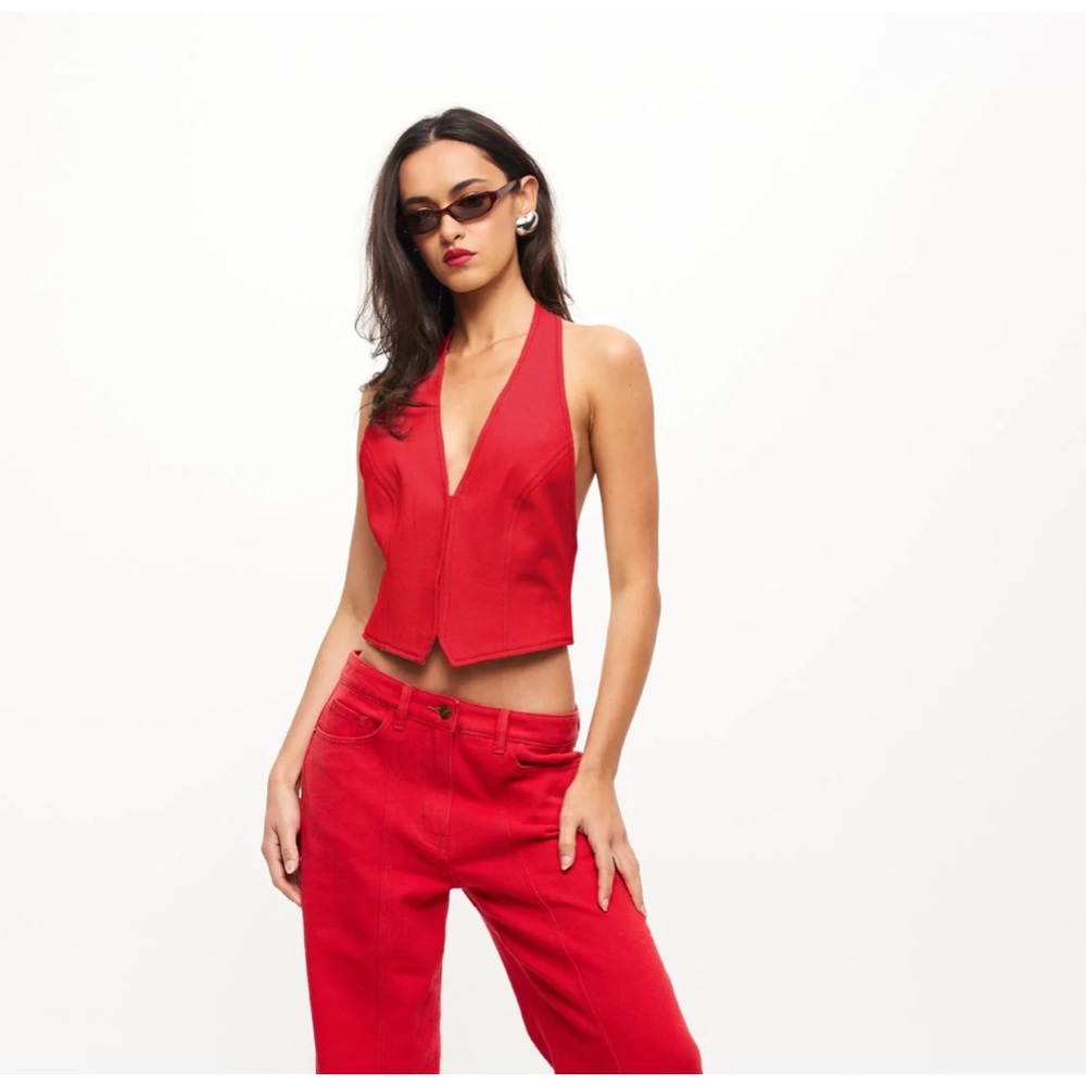 Lioness JE SUIS HALTER | CRIMSON C13
